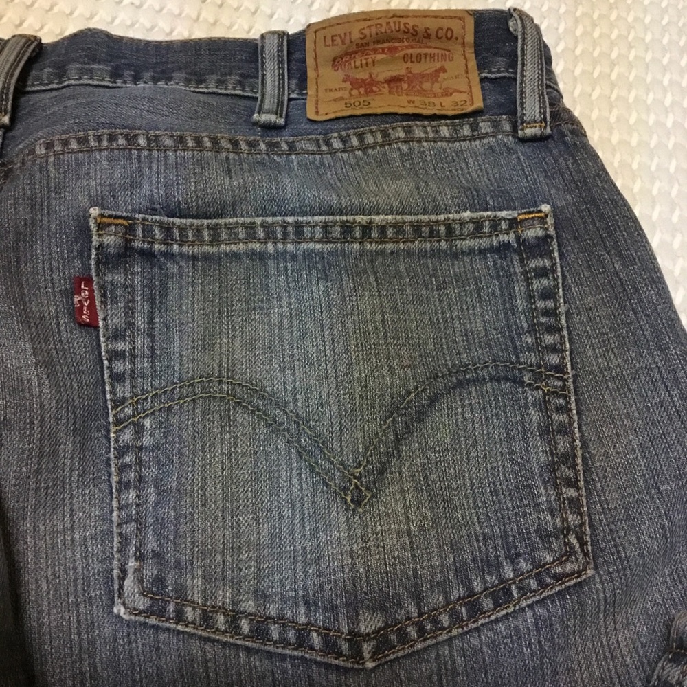 Levi’s 505 Straight Fit distressed edge Men’s Jeans 38x32